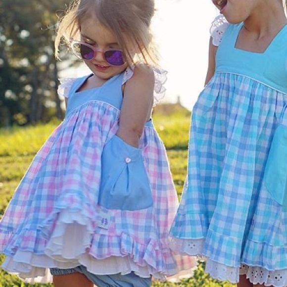 Well Dressed Wolf Aunt Heart pink and blue checked size 24...